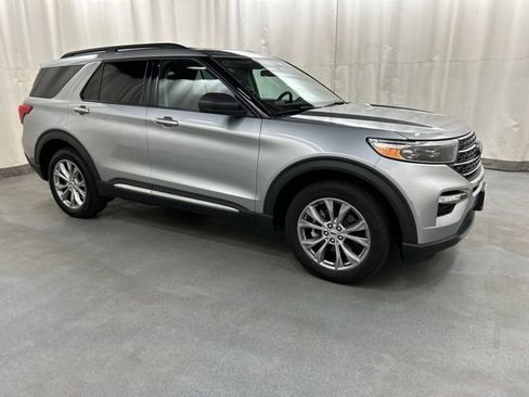 Used 2023 Ford Explorer XLT w/ Equipment Group 202A AWD/4WD image 1