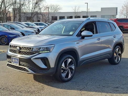 Certified 2023 Volkswagen Taos SE image 5