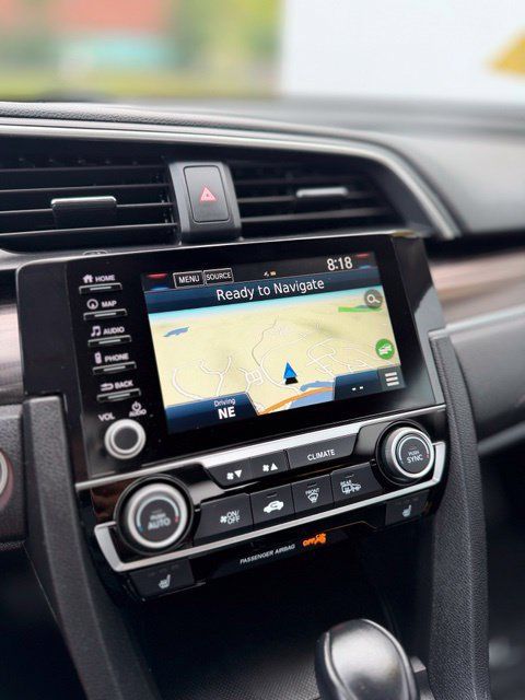 Used 2019 Honda Civic Touring image 11