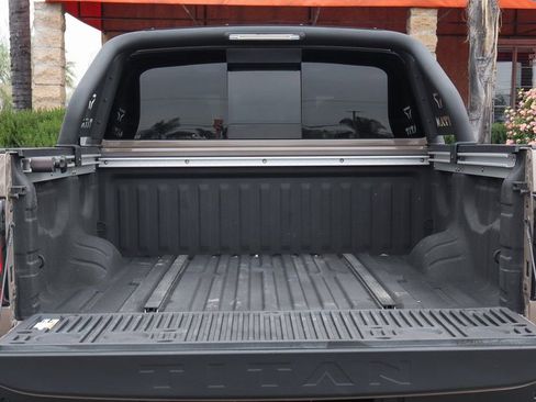 Used 2021 Nissan Titan PRO-4X w/ Pro-4x Convenience Package image 8