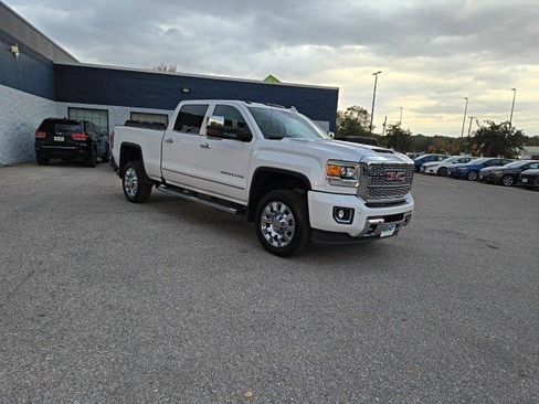 Used 2019 GMC Sierra 2500 Denali w/ Duramax Plus Package image 7