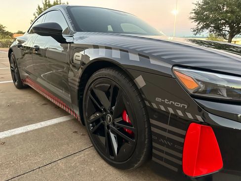 Used 2023 Audi RS e-tron GT image 18