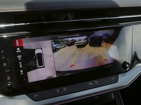 Used 2024 Jeep Wagoneer Launch Edition image 16