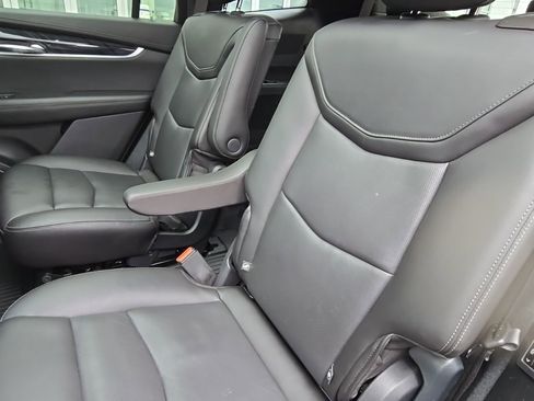 Used 2021 Cadillac XT6 Premium Luxury image 18