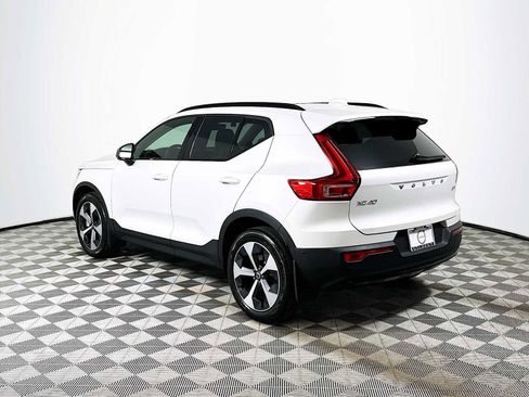 Used 2025 Volvo XC40 B5 Plus w/ Climate Package image 5