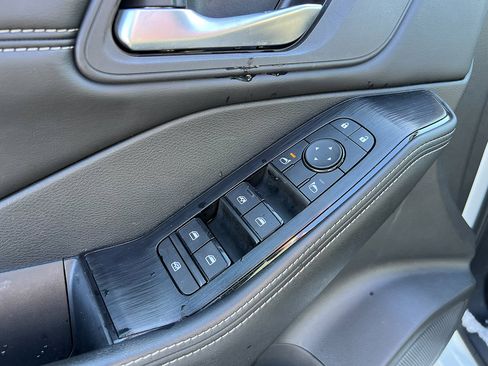 Used 2023 Nissan Rogue SV w/ SV Premium Package image 14