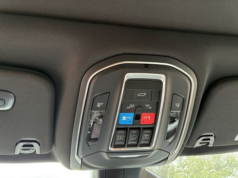 New 2026 Jeep Grand Wagoneer L Limited AWD/4WD image 25