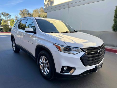 Used 2018 Chevrolet Traverse LT w/ LPO, Black Accent Package FWD image 7