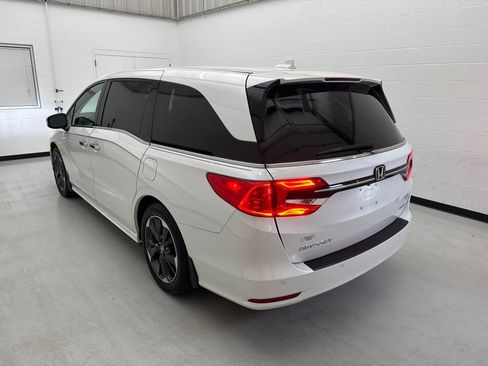Used 2023 Honda Odyssey Elite image 4