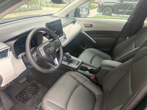 Certified 2026 Toyota Corolla Cross LE FWD image 5