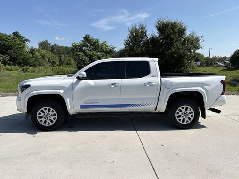 Used 2024 Toyota Tacoma SR5 RWD image 7