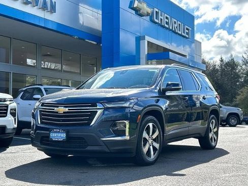 Certified 2023 Chevrolet Traverse LT w/ LT Premium Package AWD/4WD image 1