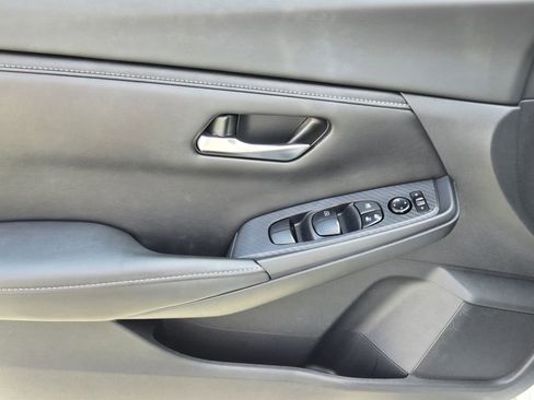 Used 2022 Nissan Sentra SV image 31