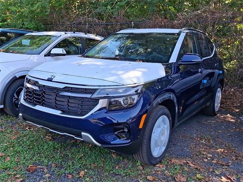 New 2026 Kia Seltos EX image 3