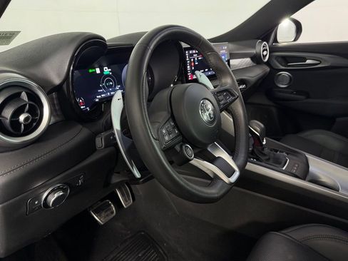 Used 2024 Alfa Romeo Tonale Veloce AWD/4WD image 23