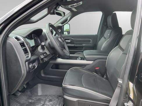 Used 2025 RAM 2500 Laramie AWD/4WD image 9