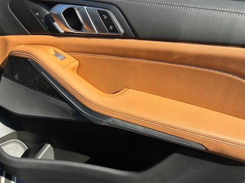 Used 2023 BMW X7 xDrive40i w/ Premium Package image 27