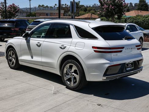 Used 2026 Genesis GV70 2.5T Advanced AWD/4WD image 4