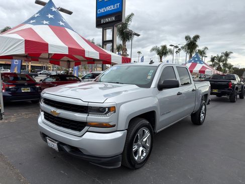Used 2018 Chevrolet Silverado 1500 Custom w/ Custom Value Package RWD image 4