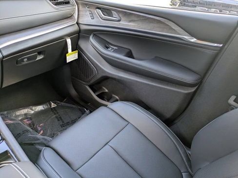 New 2025 Jeep Grand Cherokee L Overland w/ Advanced Protech Group III image 15