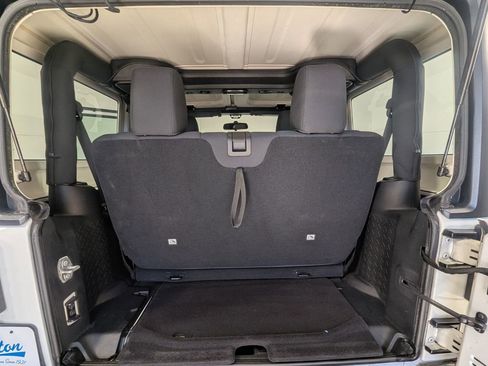 Used 2016 Jeep Wrangler Sport image 22