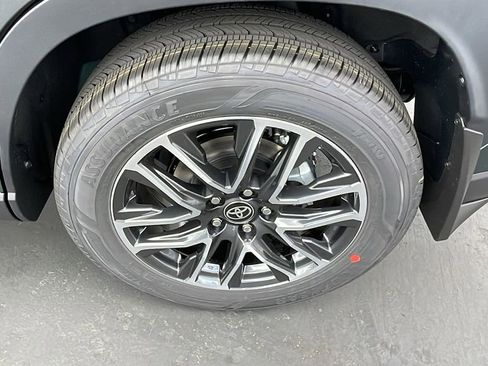 New 2026 Toyota Corolla Cross XLE FWD image 29