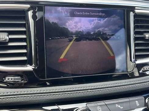Used 2020 Chrysler Pacifica Limited FWD image 26