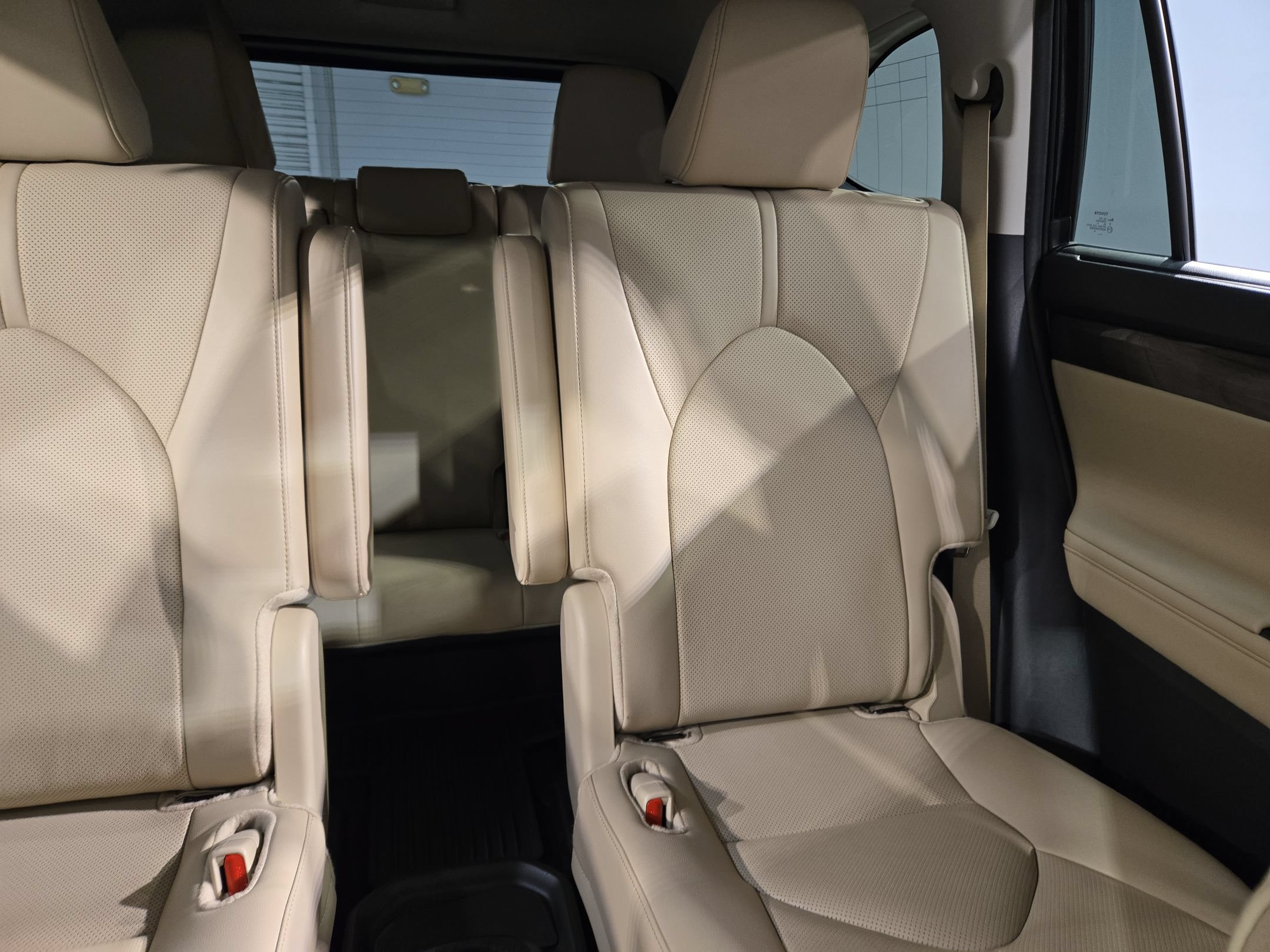 Used 2024 Toyota Highlander Limited AWD/4WD image 14
