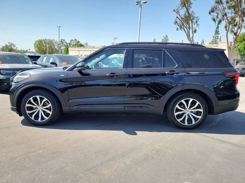 Used 2025 Ford Explorer ST-Line RWD image 30