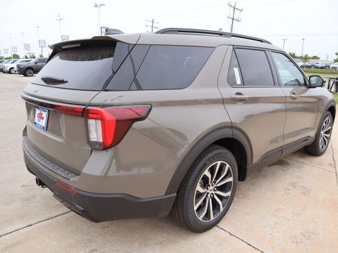 New 2026 Ford Explorer ST-Line w/ Premium Package RWD image 24