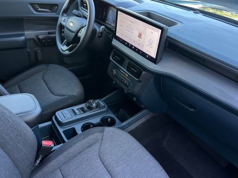 Certified 2025 Ford Maverick XLT w/ Black Appearance Package AWD/4WD image 15