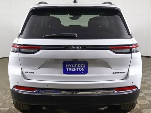 Used 2023 Jeep Grand Cherokee Limited image 13