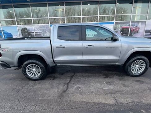 Used 2024 Chevrolet Colorado LT w/ LT Convenience Package image 9
