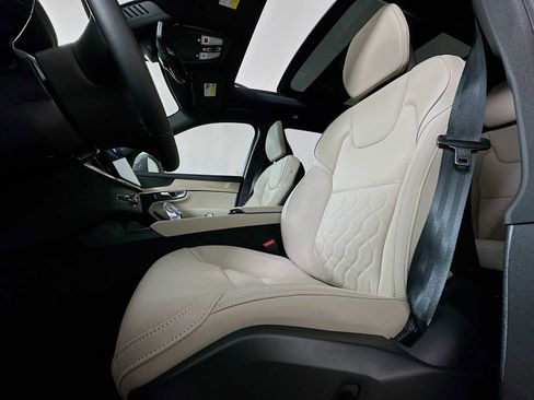 New 2026 Volvo XC90 T8 Plus image 18