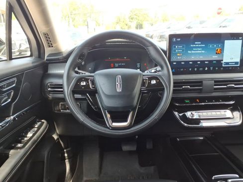 Certified 2025 Lincoln Corsair AWD w/ Equipment Group 101A image 15