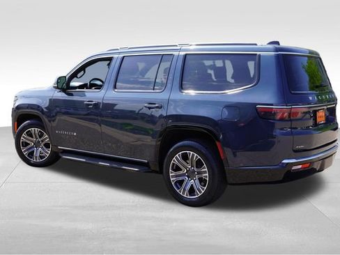 Used 2024 Jeep Wagoneer Series II w/ Flexible Seating Group AWD/4WD image 8