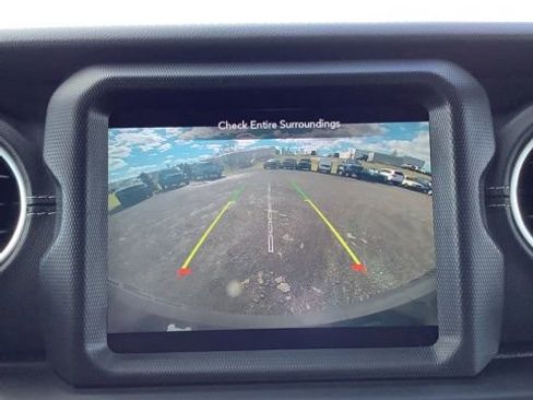 Certified 2021 Jeep Wrangler Unlimited Sahara w/ Cold Weather Group AWD/4WD image 23