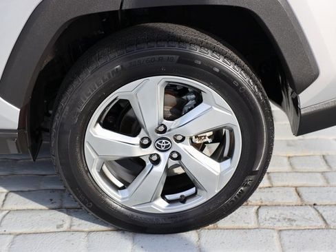 Used 2020 Toyota RAV4 Limited image 49