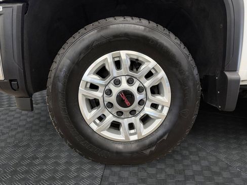 Used 2024 GMC Sierra 2500 Pro AWD/4WD image 11