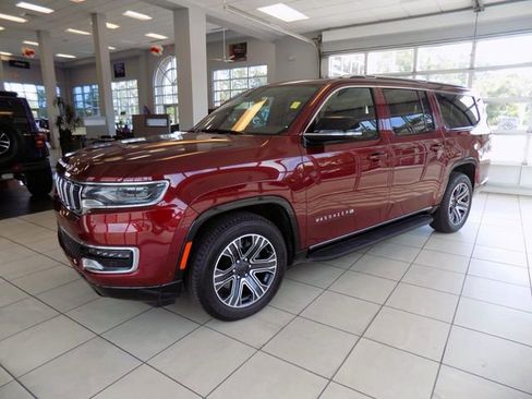 Certified 2024 Jeep Wagoneer L 4WD w/ Premium Group I image 3