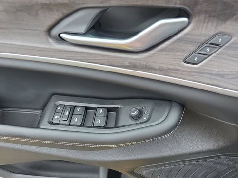 Used 2024 Jeep Grand Cherokee L Limited image 31