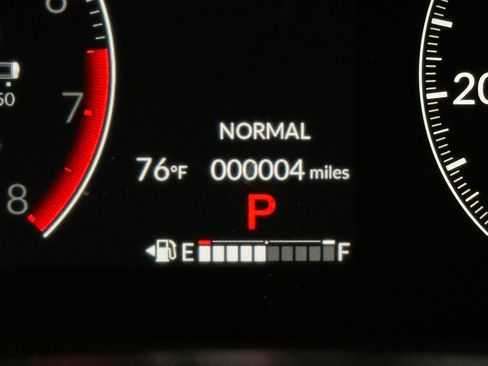 New 2025 Honda Pilot Touring image 21