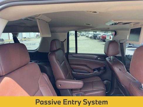 Used 2015 Chevrolet Suburban LTZ RWD image 20