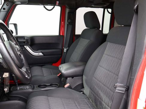 Used 2012 Jeep Wrangler Unlimited Sahara w/ Dual Top Group image 9