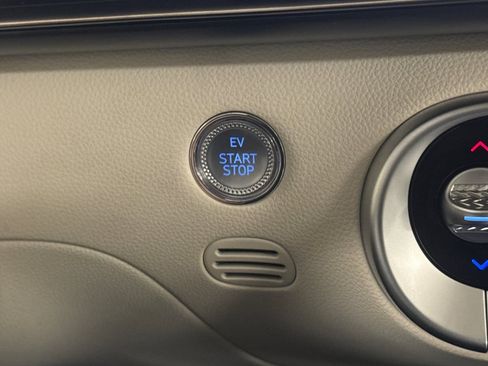 New 2026 Genesis GV60 RWD image 23