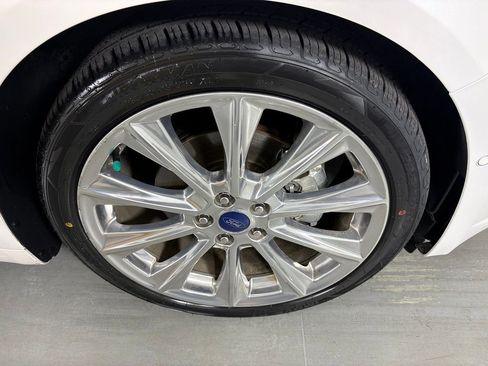 Used 2017 Ford Fusion Platinum AWD/4WD image 11