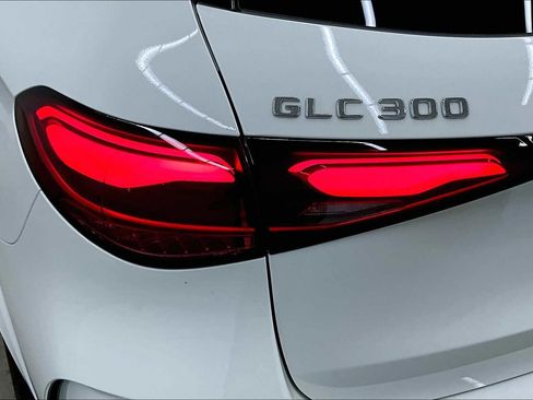 New 2025 Mercedes-Benz GLC 300 4MATIC image 14