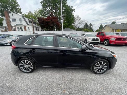 Used 2018 Hyundai Elantra GT FWD image 5
