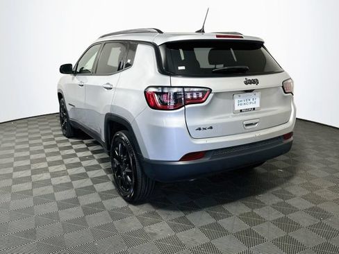 Used 2025 Jeep Compass Latitude w/ Convenience Group AWD/4WD image 6