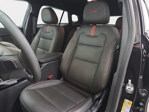 Used 2025 Chevrolet Trax RS w/ Driver Confidence Package FWD image 14